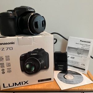 LUMEX FZ70 Panasonic Digital Camera